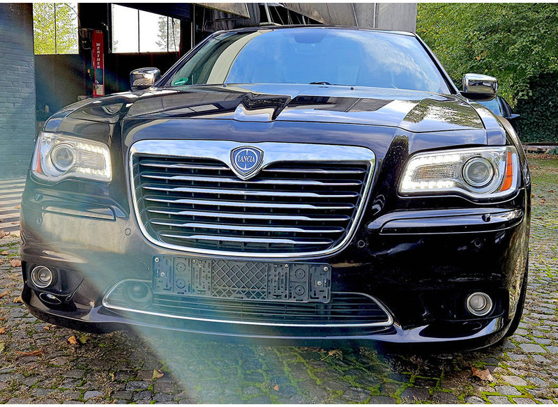 Lancia Thema (II) 3.0 V6 CRD - Berlină/ Sedan: Foto 4 Lancia Thema (II) 3.0 V6 CRD - Berlină/ Sedan: Foto 4