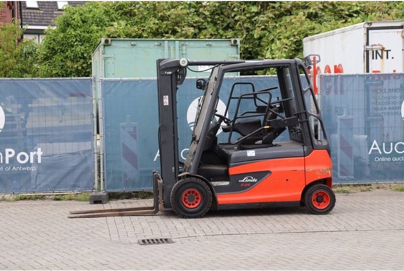 Linde E25L-01 Forklift - Electrostivuitor: Foto 1 Linde E25L-01 Forklift - Electrostivuitor: Foto 1