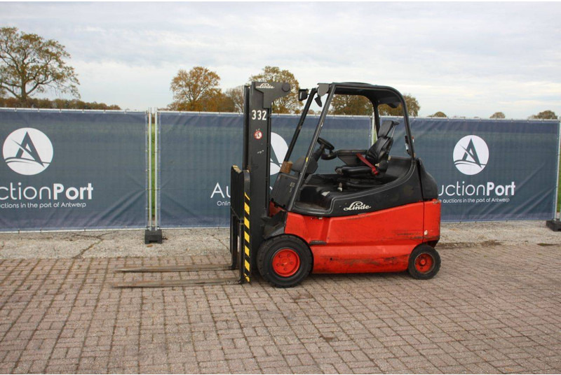 Linde E30/03/600 - Electrostivuitor: Foto 1 Linde E30/03/600 - Electrostivuitor: Foto 1