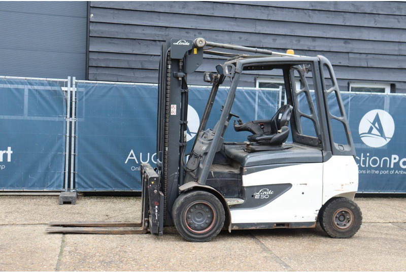 Linde E45H-01/600 - Electrostivuitor: Foto 1 Linde E45H-01/600 - Electrostivuitor: Foto 1