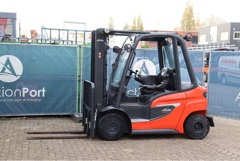 Linde H20D-01/600 - Stivuitor diesel: Foto 1 Linde H20D-01/600 - Stivuitor diesel: Foto 1