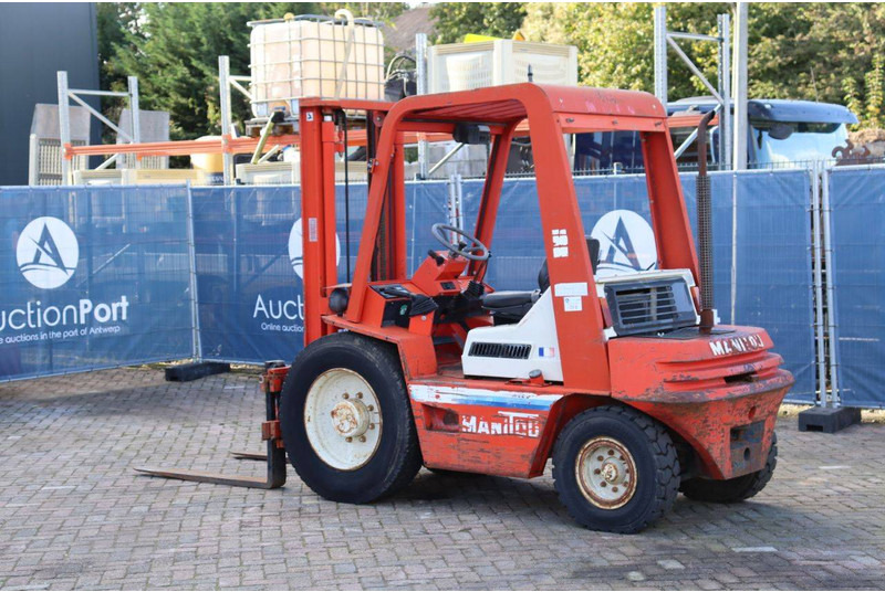 Manitou MCE 25H - Stivuitor diesel: Foto 4 Manitou MCE 25H - Stivuitor diesel: Foto 4