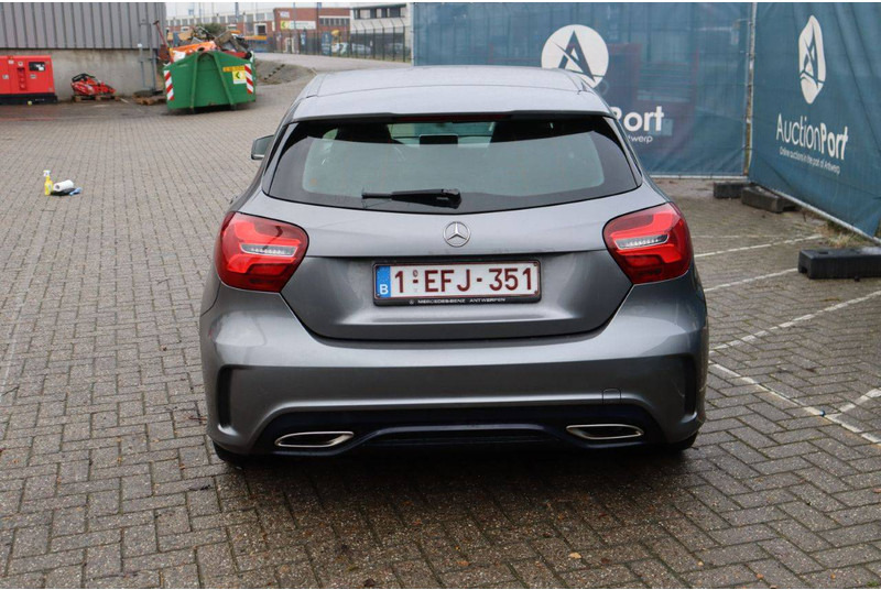 Mercedes-Benz A-Klasse 180 D - Berlină/ Sedan: Foto 5 Mercedes-Benz A-Klasse 180 D - Berlină/ Sedan: Foto 5