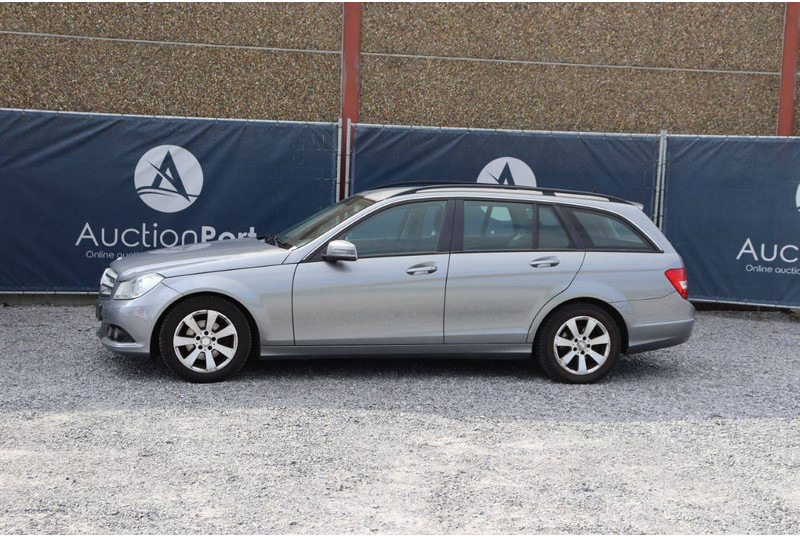 Mercedes-Benz C-Klasse 180 CDI - Berlină/ Sedan: Foto 1 Mercedes-Benz C-Klasse 180 CDI - Berlină/ Sedan: Foto 1