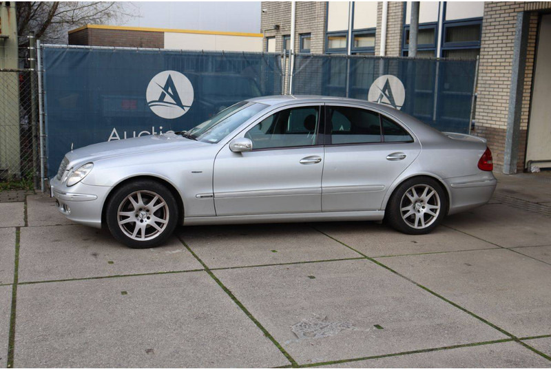 Mercedes-Benz E-Klasse 200 CDI - Berlină/ Sedan: Foto 1 Mercedes-Benz E-Klasse 200 CDI - Berlină/ Sedan: Foto 1