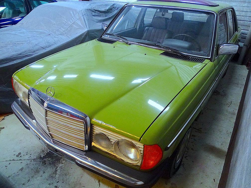 Mercedes-Benz E-Klasse (W123) _ 200 Automatic - Berlină/ Sedan: Foto 1 Mercedes-Benz E-Klasse (W123) _ 200 Automatic - Berlină/ Sedan: Foto 1