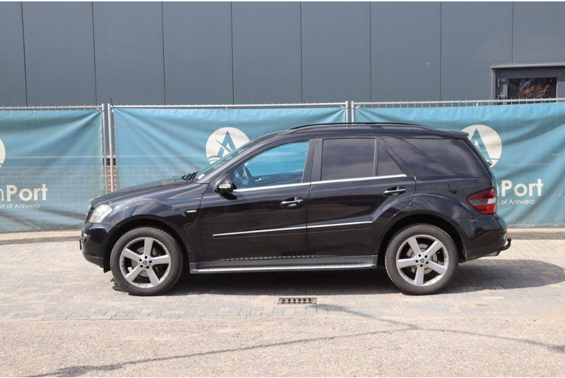 Mercedes-Benz M-Klasse ML 320 CDI 4 MATIC - SUV: Foto 2 Mercedes-Benz M-Klasse ML 320 CDI 4 MATIC - SUV: Foto 2