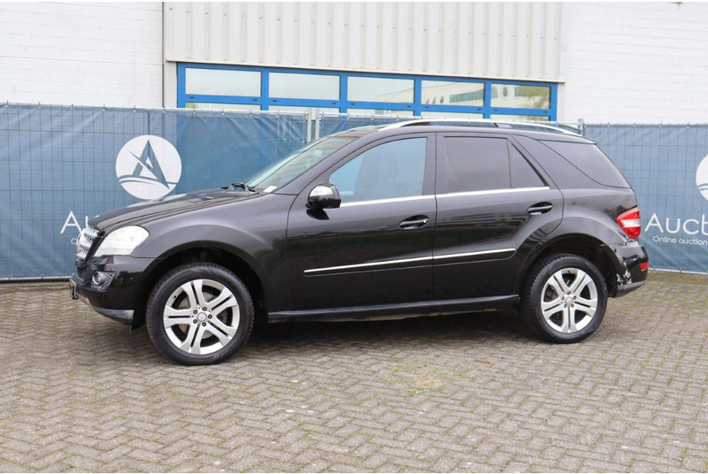Mercedes-Benz M-Klasse ML 350 CDI 4MATIC - Berlină/ Sedan: Foto 1 Mercedes-Benz M-Klasse ML 350 CDI 4MATIC - Berlină/ Sedan: Foto 1