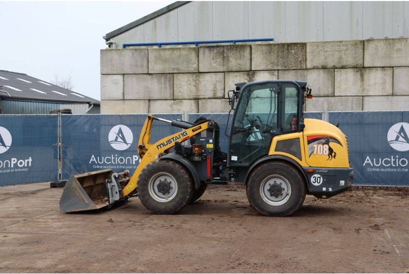 Mustang AL 708 - Încărcător frontal pe pneuri: Foto 3 Mustang AL 708 - Încărcător frontal pe pneuri: Foto 3