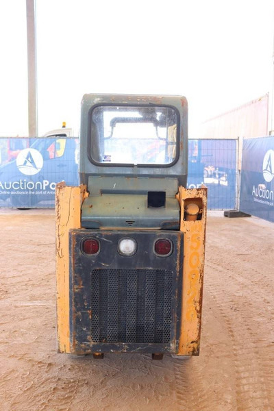 Mustang SL2012 - Încărcător frontal pe pneuri: Foto 4 Mustang SL2012 - Încărcător frontal pe pneuri: Foto 4