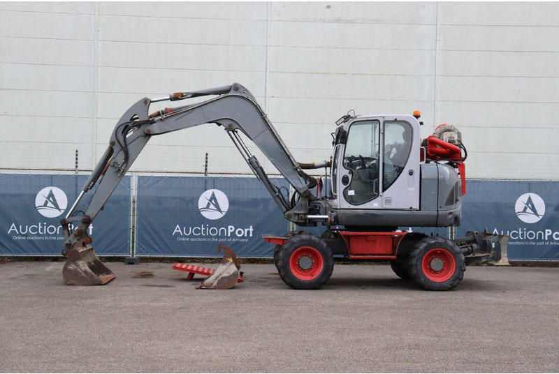 Neuson 9503 WD - Excavator pe roţi: Foto 2 Neuson 9503 WD - Excavator pe roţi: Foto 2