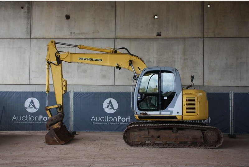 New Holland E115SR - Excavator pe şenile: Foto 2 New Holland E115SR - Excavator pe şenile: Foto 2