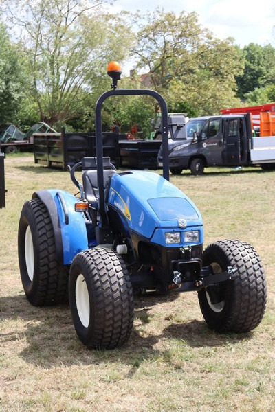 Tractor agricol New Holland T3040: Foto 7