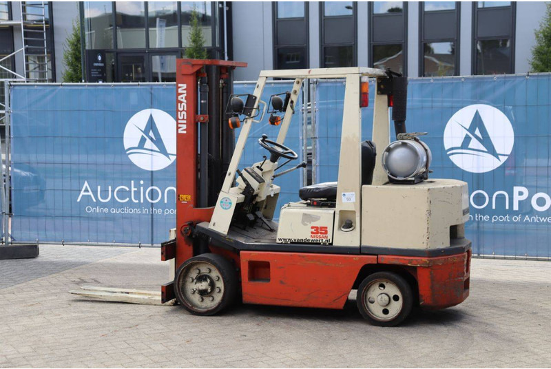 Nissan KCUGH02F350 - Stivuitor GPL: Foto 3 Nissan KCUGH02F350 - Stivuitor GPL: Foto 3