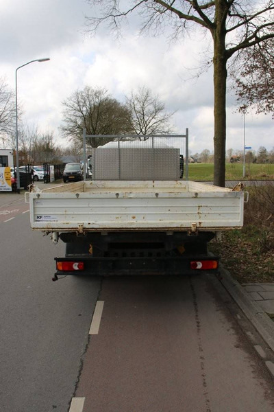 Nissan NT500 - Camion platformă: Foto 4 Nissan NT500 - Camion platformă: Foto 4