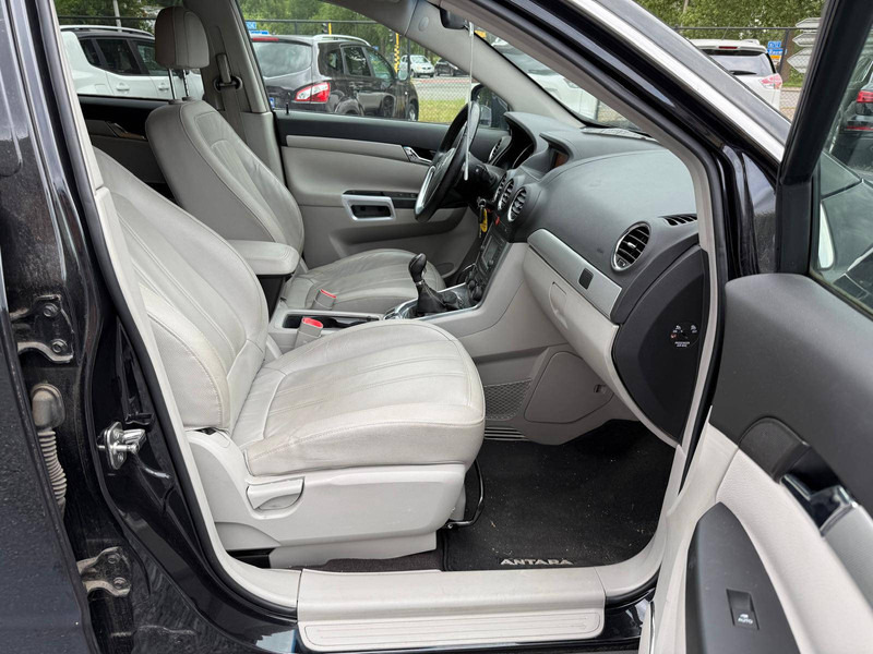 Berlină/ Sedan Opel Antara 2.2 CDTI Automatic: Foto 15