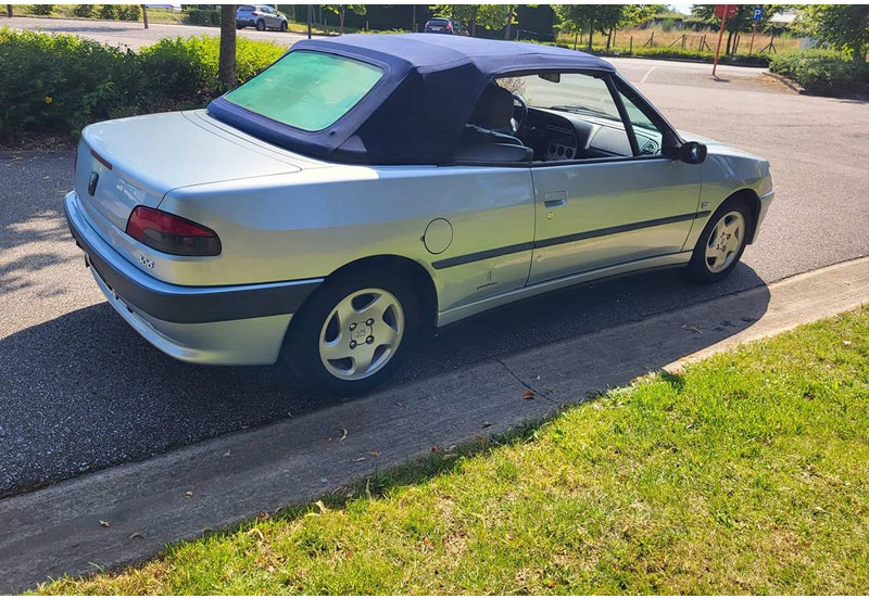 Peugeot 306 Cabriolet 1.6 Automatic - Berlină/ Sedan: Foto 4 Peugeot 306 Cabriolet 1.6 Automatic - Berlină/ Sedan: Foto 4