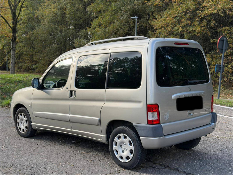 Peugeot Partner 1.6 HDI - Berlină/ Sedan: Foto 4 Peugeot Partner 1.6 HDI - Berlină/ Sedan: Foto 4