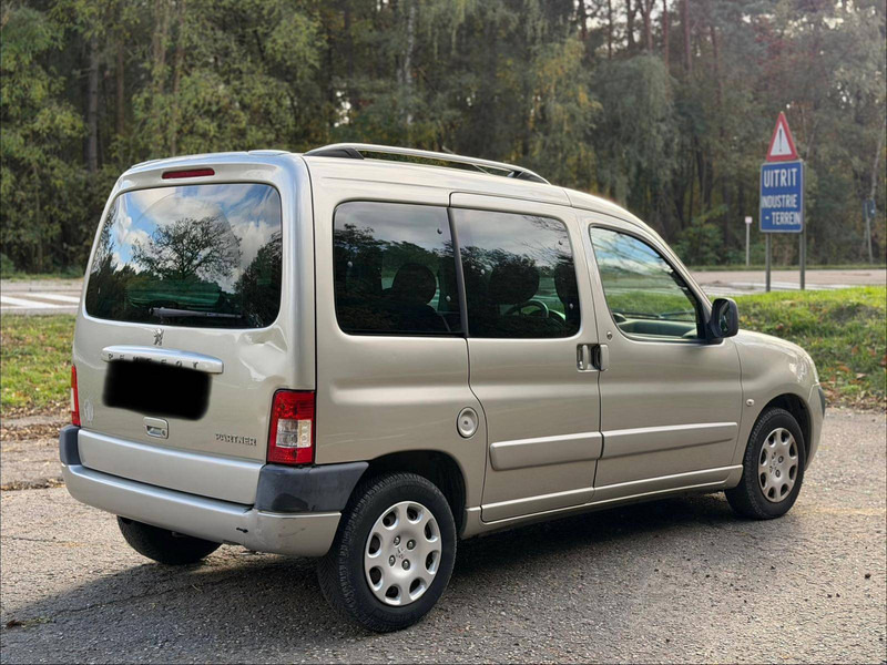 Peugeot Partner 1.6 HDI - Berlină/ Sedan: Foto 2 Peugeot Partner 1.6 HDI - Berlină/ Sedan: Foto 2