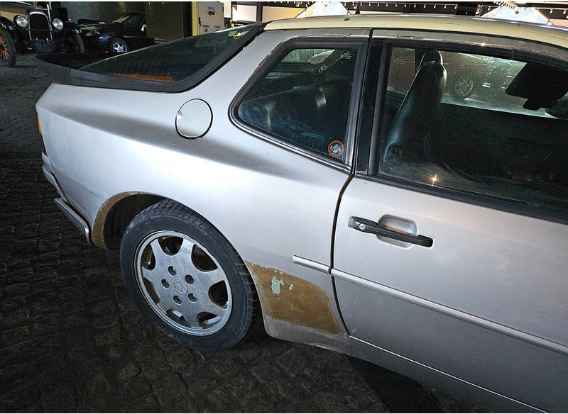 Porsche 944 Turbo - Berlină/ Sedan: Foto 5 Porsche 944 Turbo - Berlină/ Sedan: Foto 5