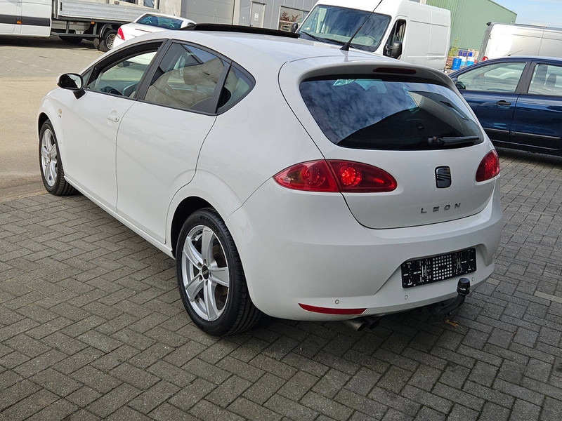 SEAT Leon 1.4 TSI - Berlină/ Sedan: Foto 2 SEAT Leon 1.4 TSI - Berlină/ Sedan: Foto 2