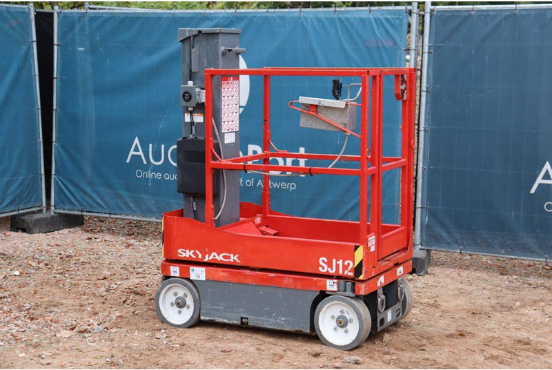 Skyjack SJ12 - Autopropulsată platformă: Foto 3 Skyjack SJ12 - Autopropulsată platformă: Foto 3