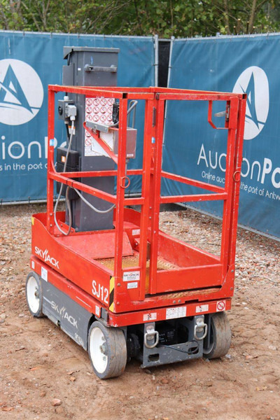 Skyjack SJ12 - Autopropulsată platformă: Foto 4 Skyjack SJ12 - Autopropulsată platformă: Foto 4