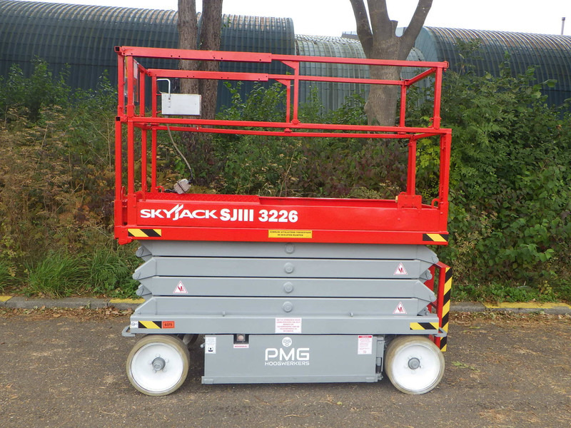 Skyjack SkyJack - Platforma foarfeca: Foto 1 Skyjack SkyJack - Platforma foarfeca: Foto 1