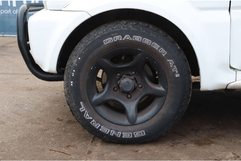 SUV Suzuki Jimny: Foto 15 SUV Suzuki Jimny: Foto 15