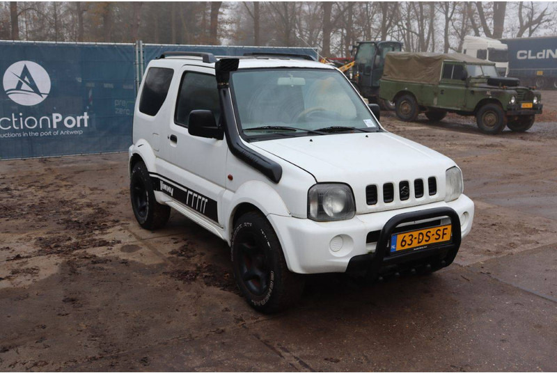 SUV Suzuki Jimny: Foto 7 SUV Suzuki Jimny: Foto 7
