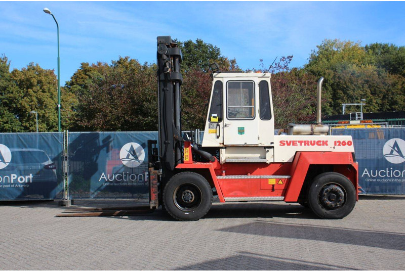 Svetruck 1260-30 - Stivuitor diesel: Foto 2 Svetruck 1260-30 - Stivuitor diesel: Foto 2