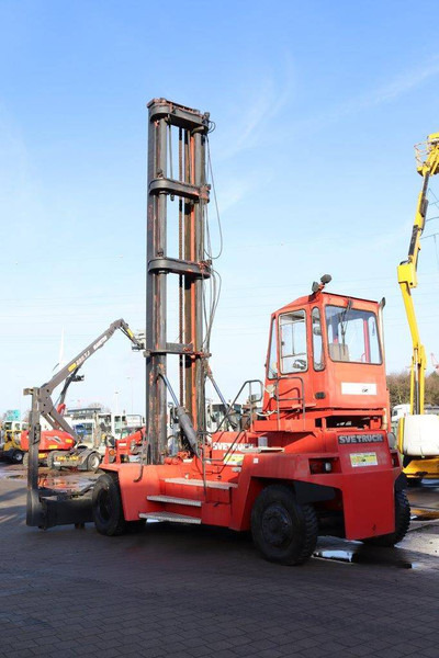 Svetruck 18ECS 42/6H - Reach stacker: Foto 3 Svetruck 18ECS 42/6H - Reach stacker: Foto 3