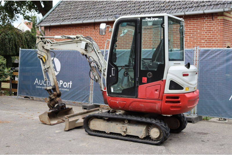 Takeuchi TB230 - Excavator pe şenile: Foto 3 Takeuchi TB230 - Excavator pe şenile: Foto 3