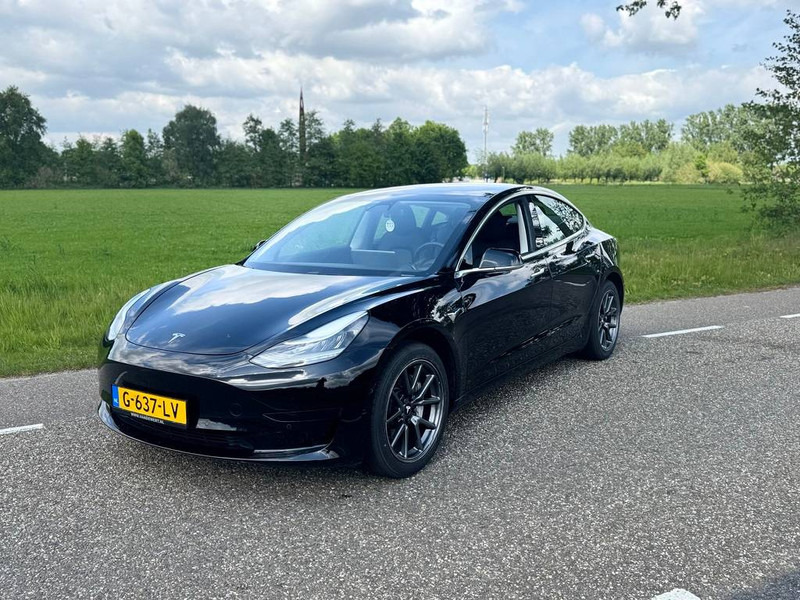 Tesla Model 3 - Berlină/ Sedan: Foto 2 Tesla Model 3 - Berlină/ Sedan: Foto 2