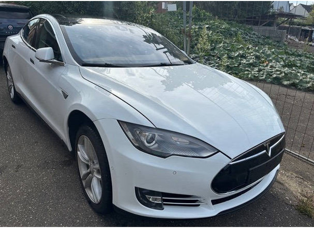 Tesla Model S 85 (project-staat) - Berlină/ Sedan: Foto 4 Tesla Model S 85 (project-staat) - Berlină/ Sedan: Foto 4