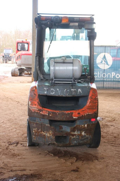 Toyota 06686GF30 - Stivuitor GPL: Foto 4 Toyota 06686GF30 - Stivuitor GPL: Foto 4