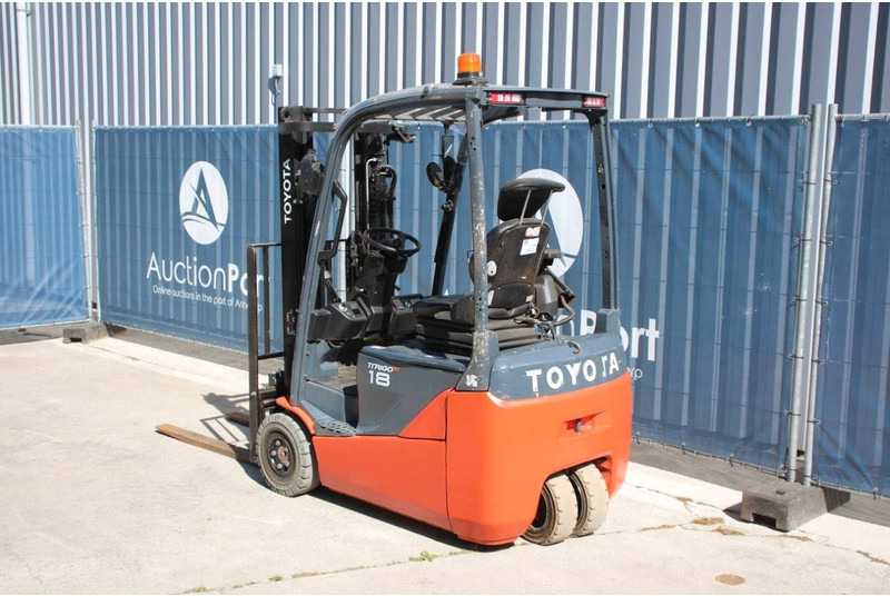 Toyota 8FBEK18T - Electrostivuitor: Foto 3 Toyota 8FBEK18T - Electrostivuitor: Foto 3