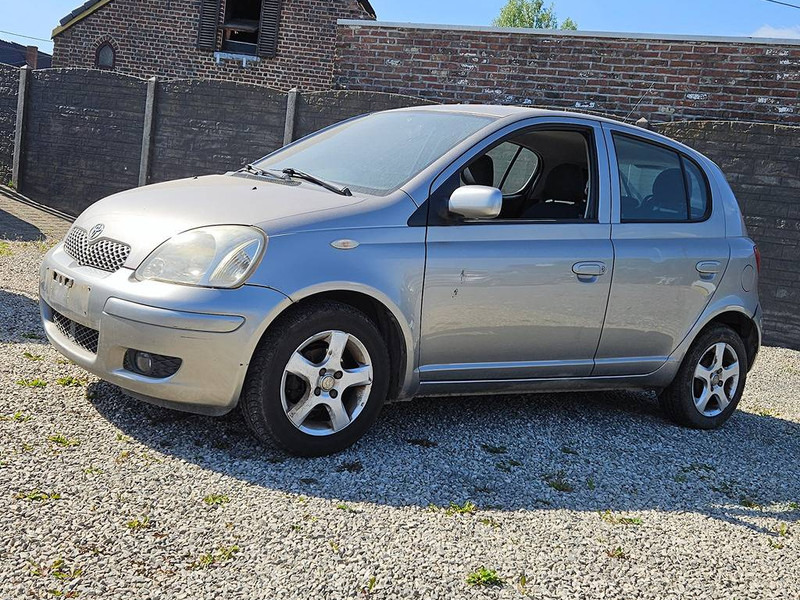 Toyota Yaris (I - update) 1.0 16v VVT-i - Berlină/ Sedan: Foto 5 Toyota Yaris (I - update) 1.0 16v VVT-i - Berlină/ Sedan: Foto 5