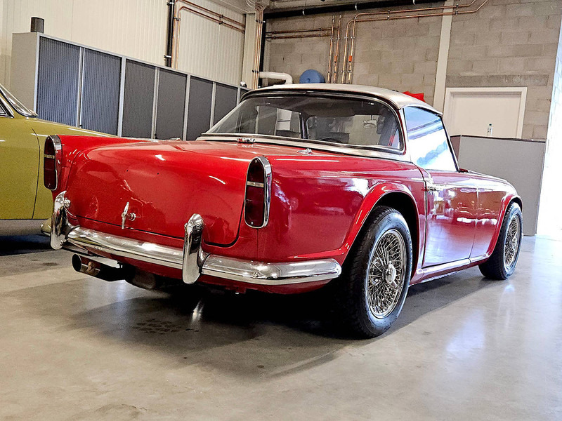 Triumph TR4 'Surrey Top' - Berlină/ Sedan: Foto 4 Triumph TR4 'Surrey Top' - Berlină/ Sedan: Foto 4