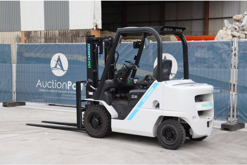 UniCarriers FD25T5M - Stivuitor diesel: Foto 3 UniCarriers FD25T5M - Stivuitor diesel: Foto 3