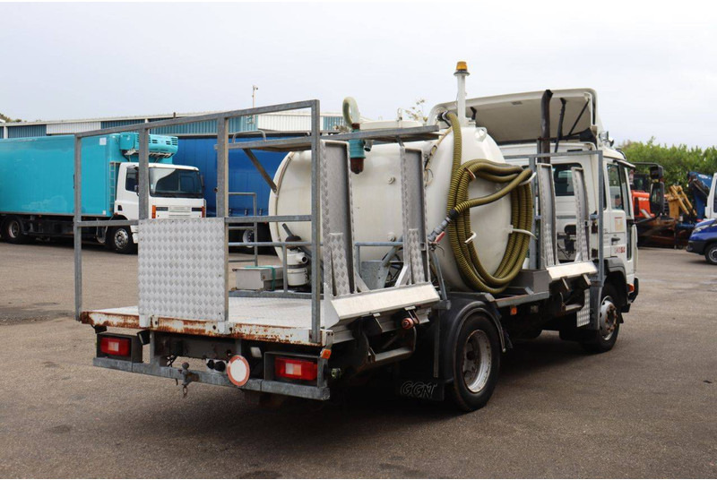 Volvo FL6 FL6 L428 - Camion furgon: Foto 5 Volvo FL6 FL6 L428 - Camion furgon: Foto 5