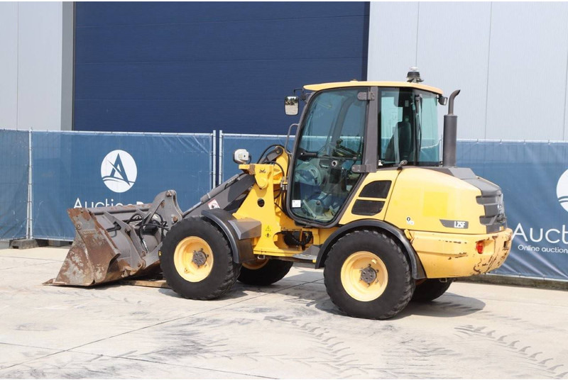 Volvo L25F - Încărcător frontal pe pneuri: Foto 3 Volvo L25F - Încărcător frontal pe pneuri: Foto 3