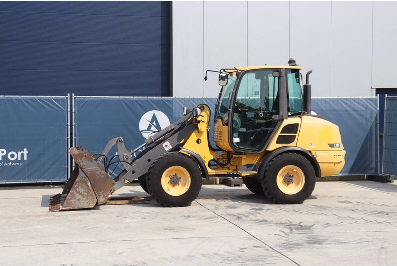 Volvo L25F - Încărcător frontal pe pneuri: Foto 1 Volvo L25F - Încărcător frontal pe pneuri: Foto 1