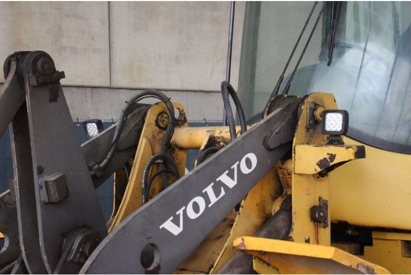 Încărcător frontal pe pneuri Volvo L45B-TP: Foto 10