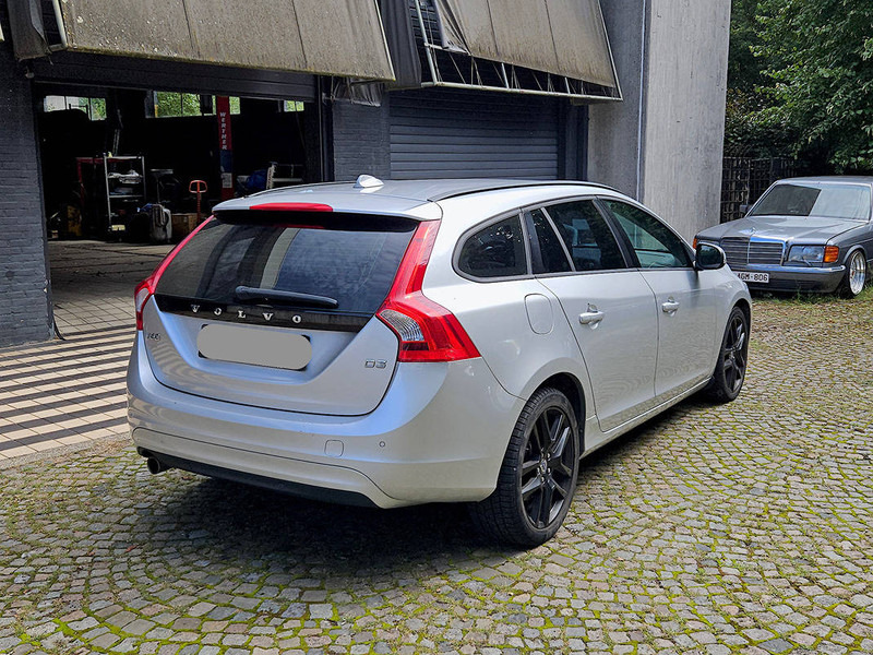 Volvo V60 D3 - Berlină/ Sedan: Foto 5 Volvo V60 D3 - Berlină/ Sedan: Foto 5
