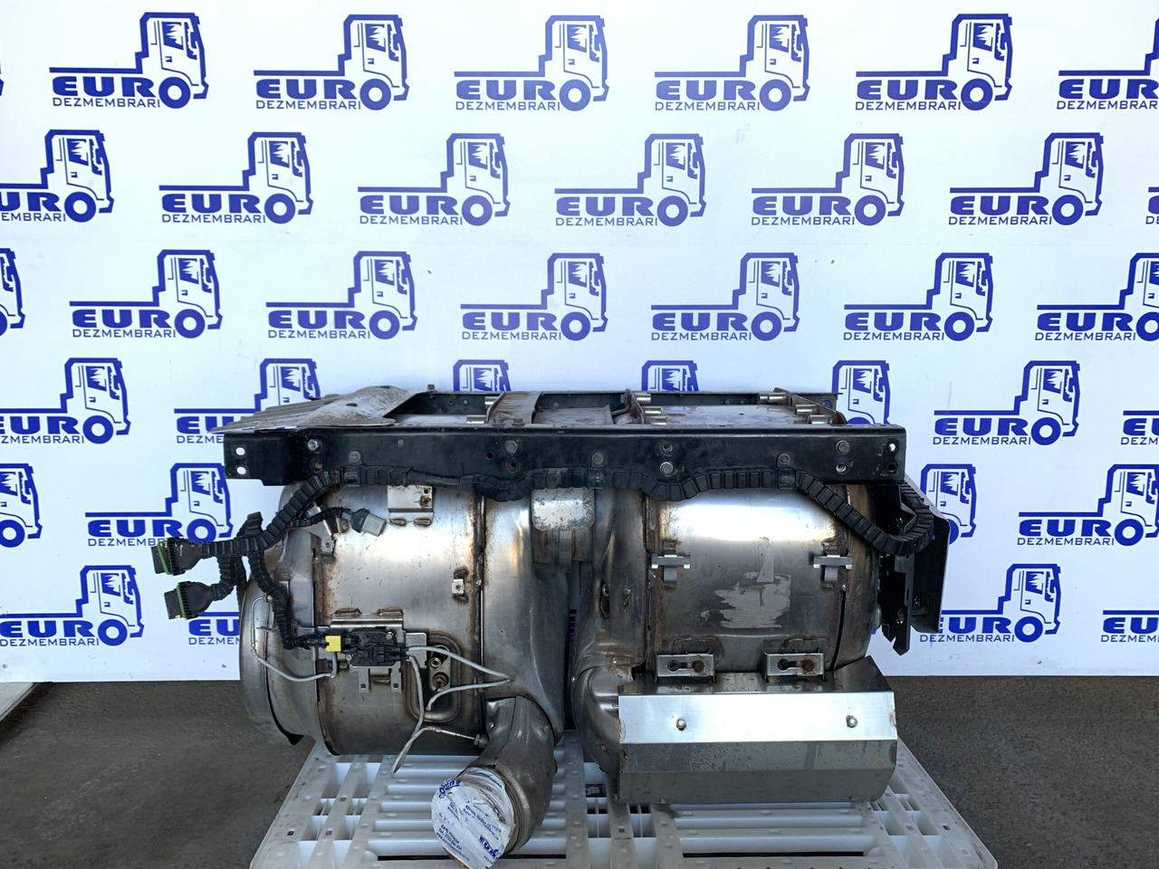 CATALIZATOR DAF XF106 E6 1940705 - Convertor catalitic pentru Camion: Foto 1 CATALIZATOR DAF XF106 E6 1940705 - Convertor catalitic pentru Camion: Foto 1