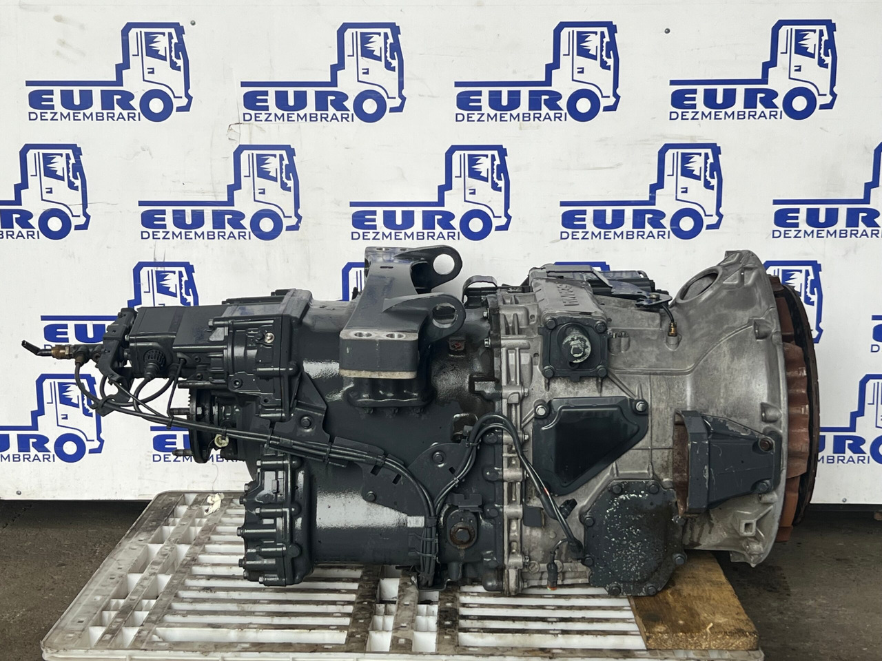 CUTIE DE VITEZE MAN AUTOMATA FARA RETARDER TIPMATIC 14 2700NM DD 81.32004.6415 - Cutie de viteze pentru Camion: Foto 3 CUTIE DE VITEZE MAN AUTOMATA FARA RETARDER TIPMATIC 14 2700NM DD 81.32004.6415 - Cutie de viteze pentru Camion: Foto 3