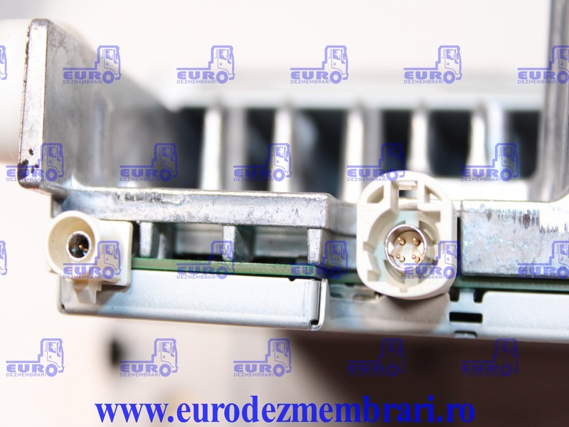 ELEMENT BORD UNITATE MULTIMEDIA AUS SCANIA SUPER 2906950, 2819280 - Tablou de bord pentru Camion: Foto 5 ELEMENT BORD UNITATE MULTIMEDIA AUS SCANIA SUPER 2906950, 2819280 - Tablou de bord pentru Camion: Foto 5