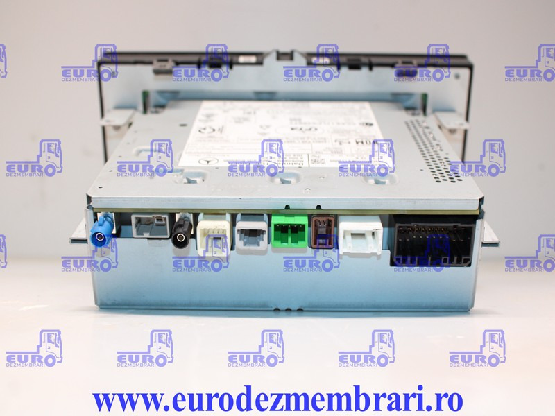 ELEMENT BORD UNITATE MULTIMEDIA MERCEDES ACTROS MP5 A0004469662 - Tablou de bord pentru Camion: Foto 3 ELEMENT BORD UNITATE MULTIMEDIA MERCEDES ACTROS MP5 A0004469662 - Tablou de bord pentru Camion: Foto 3