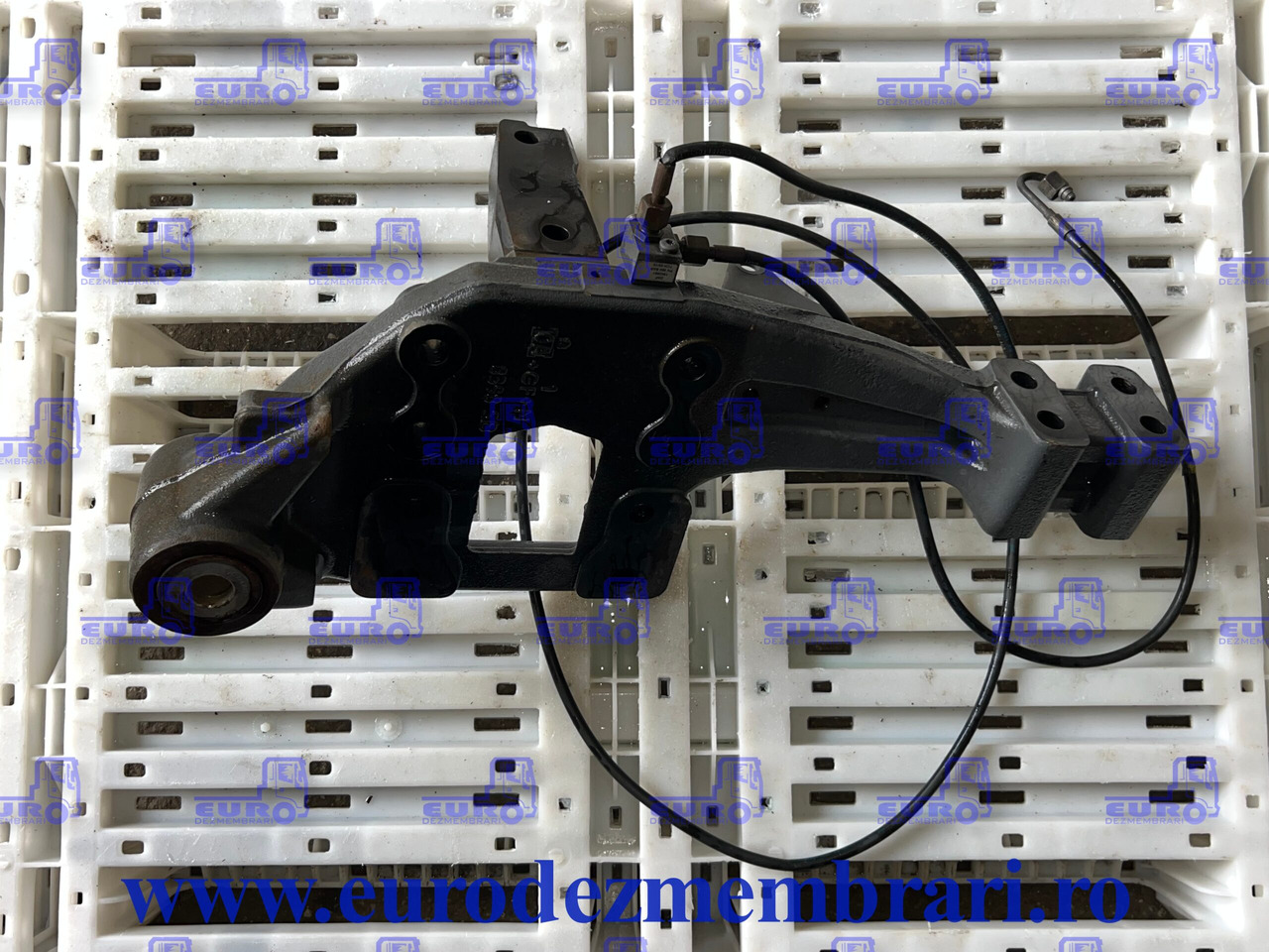 SUPORT CABINA SPATE DREAPTA DAF XF 1922172 1922174 1892984 - Cadru/ Şasiu pentru Camion: Foto 1 SUPORT CABINA SPATE DREAPTA DAF XF 1922172 1922174 1892984 - Cadru/ Şasiu pentru Camion: Foto 1